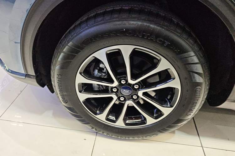 Used Ford Escape 2024 EcoBoost 245 Two-Wheel-Drive Comfort Edition Exterior 4