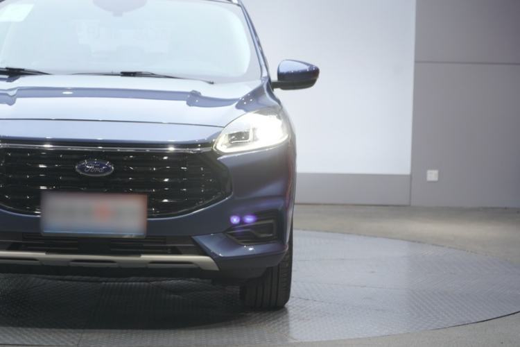 Used Ford Escape 2024 EcoBoost 245 Two-Wheel-Drive Titanium Edition Exterior 4