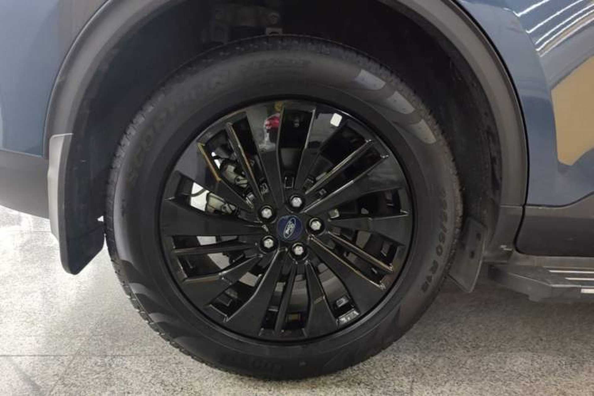 Used Ford Escape 2024 EcoBoost 245 Two-Wheel-Drive Titanium Edition Exterior 5