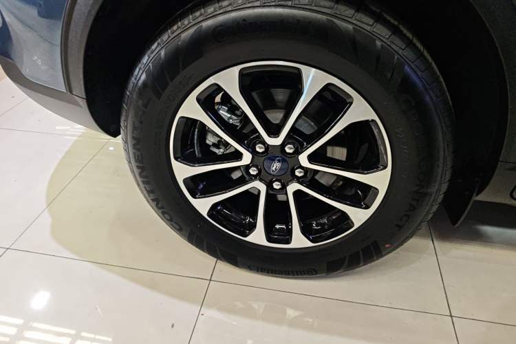 Used Ford Escape 2024 EcoBoost 245 Two-Wheel-Drive Comfort Edition Exterior 5