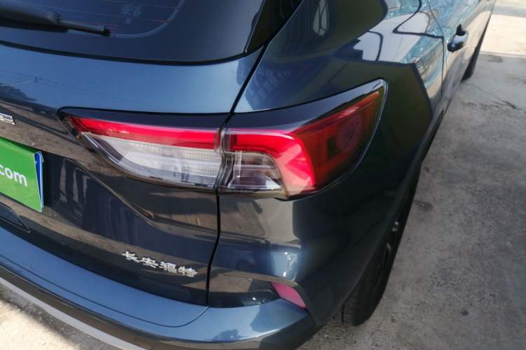 Used Ford Escape 2024 EcoBoost 245 Two-Wheel-Drive Comfort Edition Exterior 6