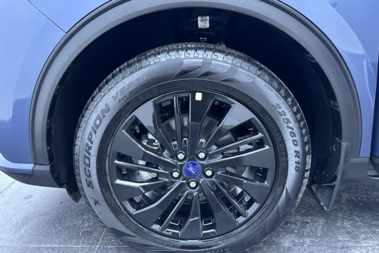 Used Ford Escape 2024 EcoBoost 245 Two-Wheel-Drive Titanium Edition Exterior 9