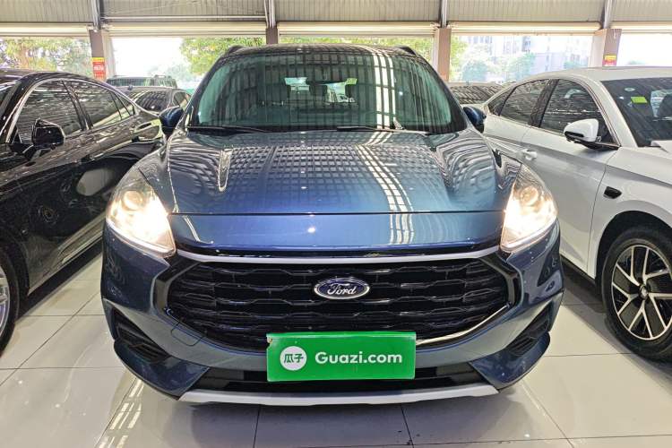 Used Ford Escape 2024 EcoBoost 245 Two-Wheel-Drive Comfort Edition Front