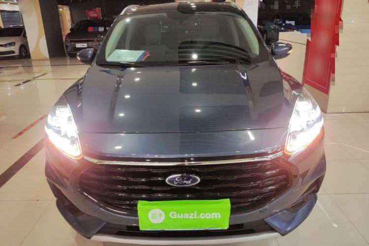 Used Ford Escape 2024 EcoBoost 245 Two-Wheel-Drive Titanium Edition Front