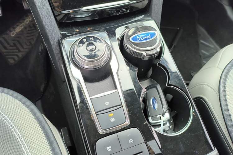 Used Ford Escape 2024 EcoBoost 245 Four-Wheel Drive Prestige Model Gear Lever