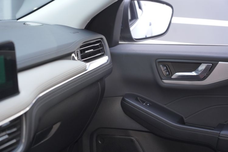 Used Ford Escape 2024 EcoBoost 245 Two-Wheel-Drive Titanium Edition Interior 11