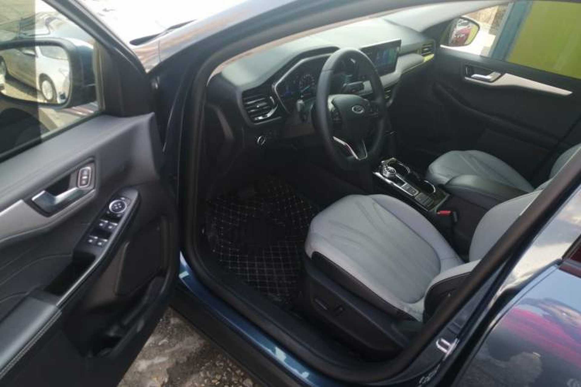 Used Ford Escape 2024 EcoBoost 245 Two-Wheel-Drive Comfort Edition Interior 3