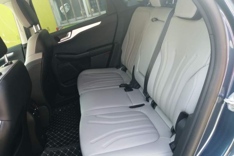 Used Ford Escape 2024 EcoBoost 245 Two-Wheel-Drive Comfort Edition Interior 4