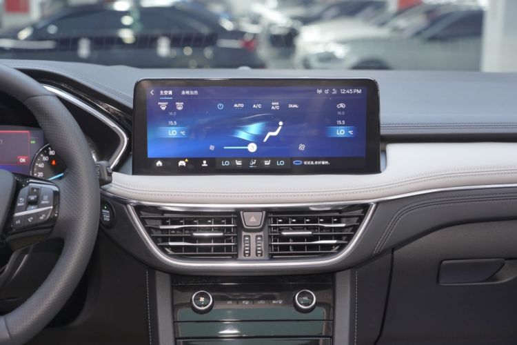 Used Ford Escape 2024 EcoBoost 245 Two-Wheel-Drive Titanium Edition Interior 4