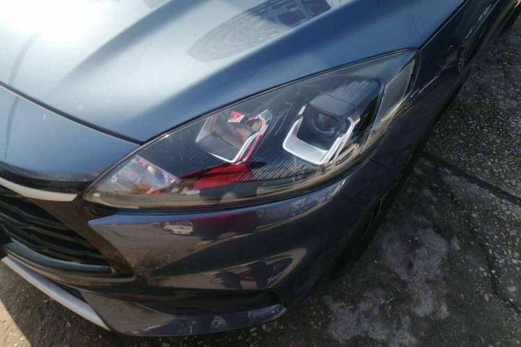 Used Ford Escape 2024 EcoBoost 245 Two-Wheel-Drive Comfort Edition Left Front Headlight