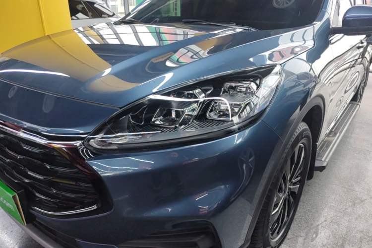 Used Ford Escape 2024 EcoBoost 245 Two-Wheel-Drive Titanium Edition Left Front Headlight