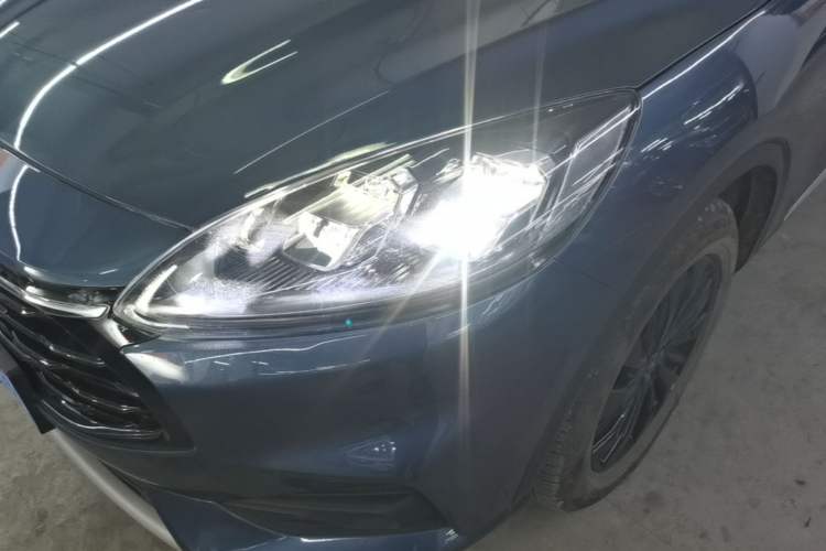 Used Ford Escape 2024 EcoBoost 245 Two-Wheel-Drive Titanium Edition Left Front Headlight