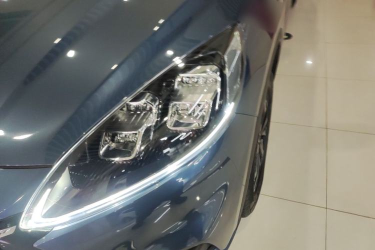 Used Ford Escape 2024 EcoBoost 245 Two-Wheel-Drive Titanium Edition Left Front Headlight