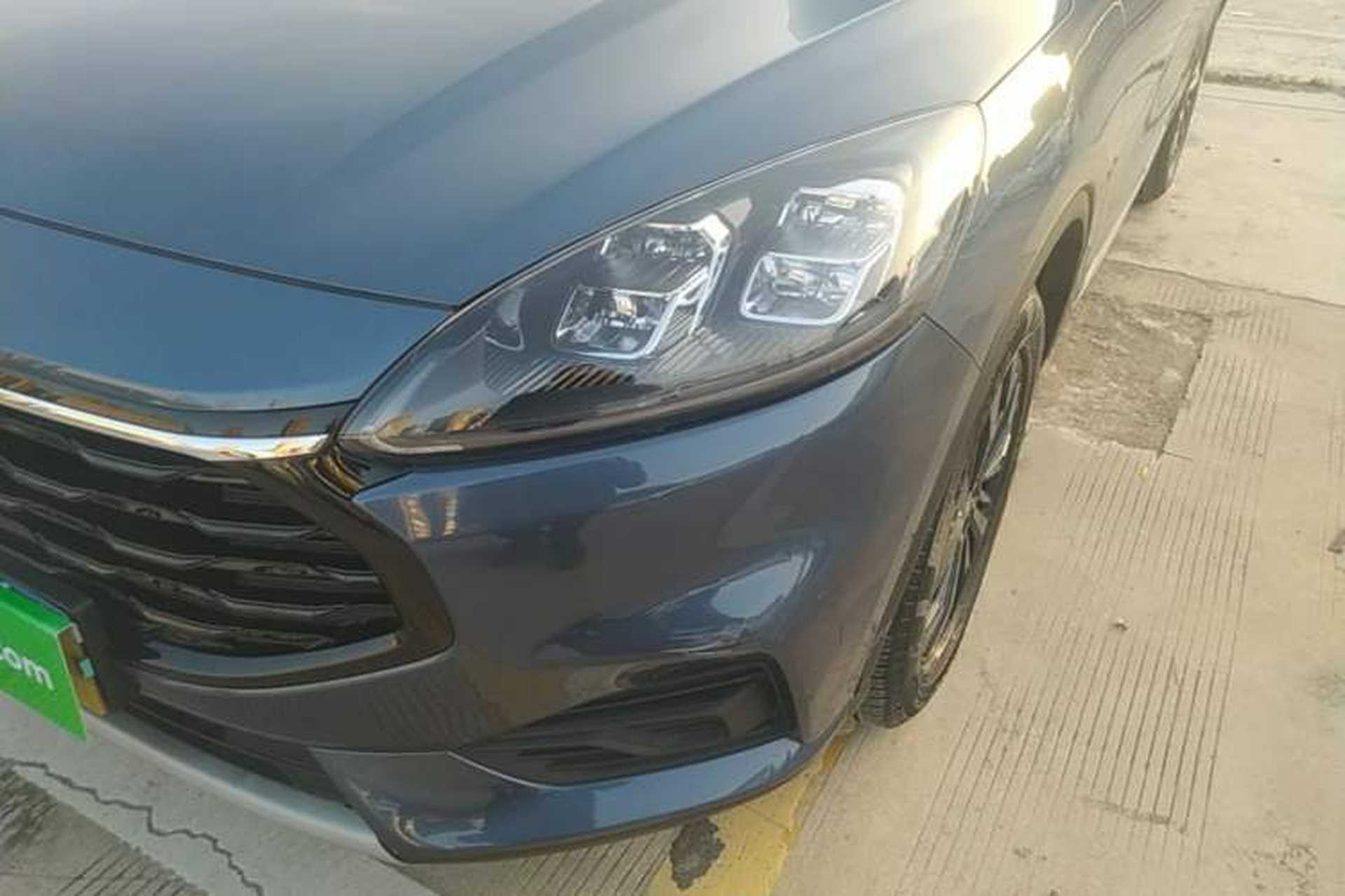 Used Ford Escape 2024 EcoBoost 245 Two-Wheel-Drive Titanium Edition Left Front Headlight