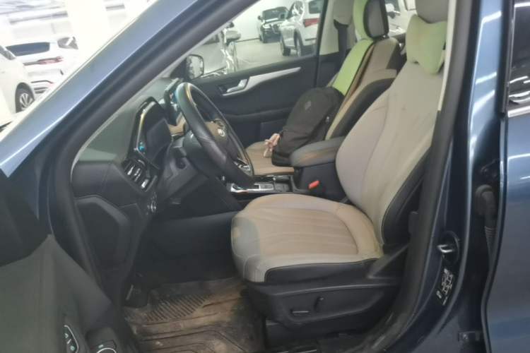 Used Ford Escape 2024 EcoBoost 245 Two-Wheel-Drive Titanium Edition Left Front Seat