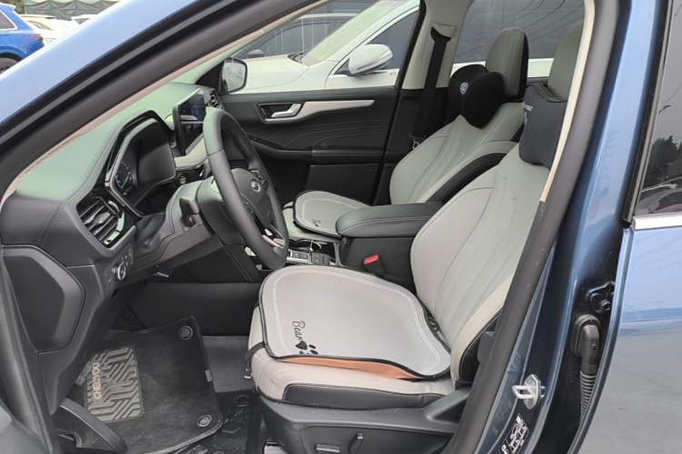 Used Ford Escape 2024 EcoBoost 245 Four-Wheel Drive Prestige Model Left Front Seat