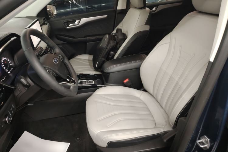 Used Ford Escape 2024 EcoBoost 245 Two-Wheel-Drive Titanium Edition Left Front Seat