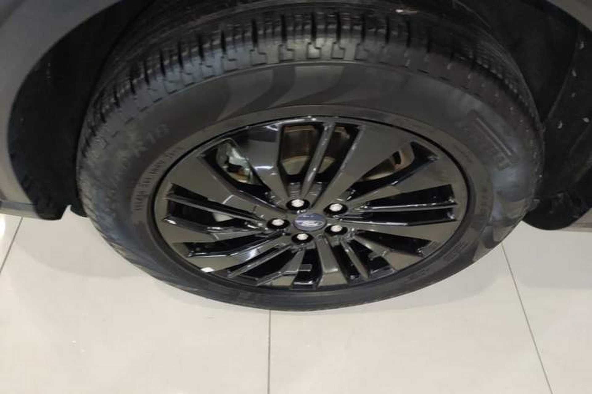 Used Ford Escape 2024 EcoBoost 245 Two-Wheel-Drive Titanium Edition Left Front Wheel Hub