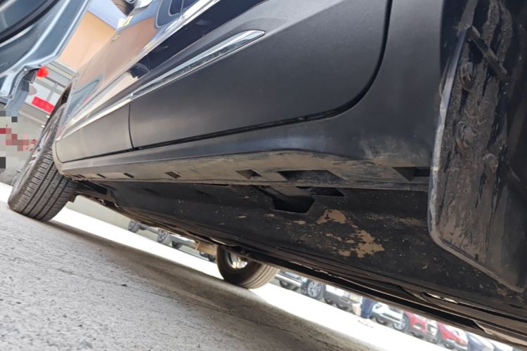Used Ford Escape 2024 EcoBoost 245 Two-Wheel-Drive Titanium Edition Left Side Sill