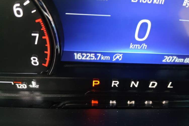 Used Ford Escape 2024 EcoBoost 245 Two-Wheel-Drive Titanium Edition Odometer Close Up