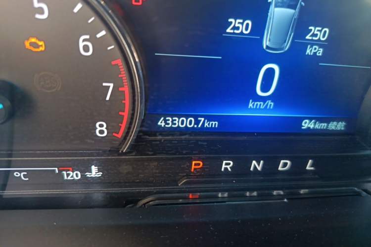 Used Ford Escape 2024 EcoBoost 245 Two-Wheel-Drive Titanium Edition Odometer Close Up