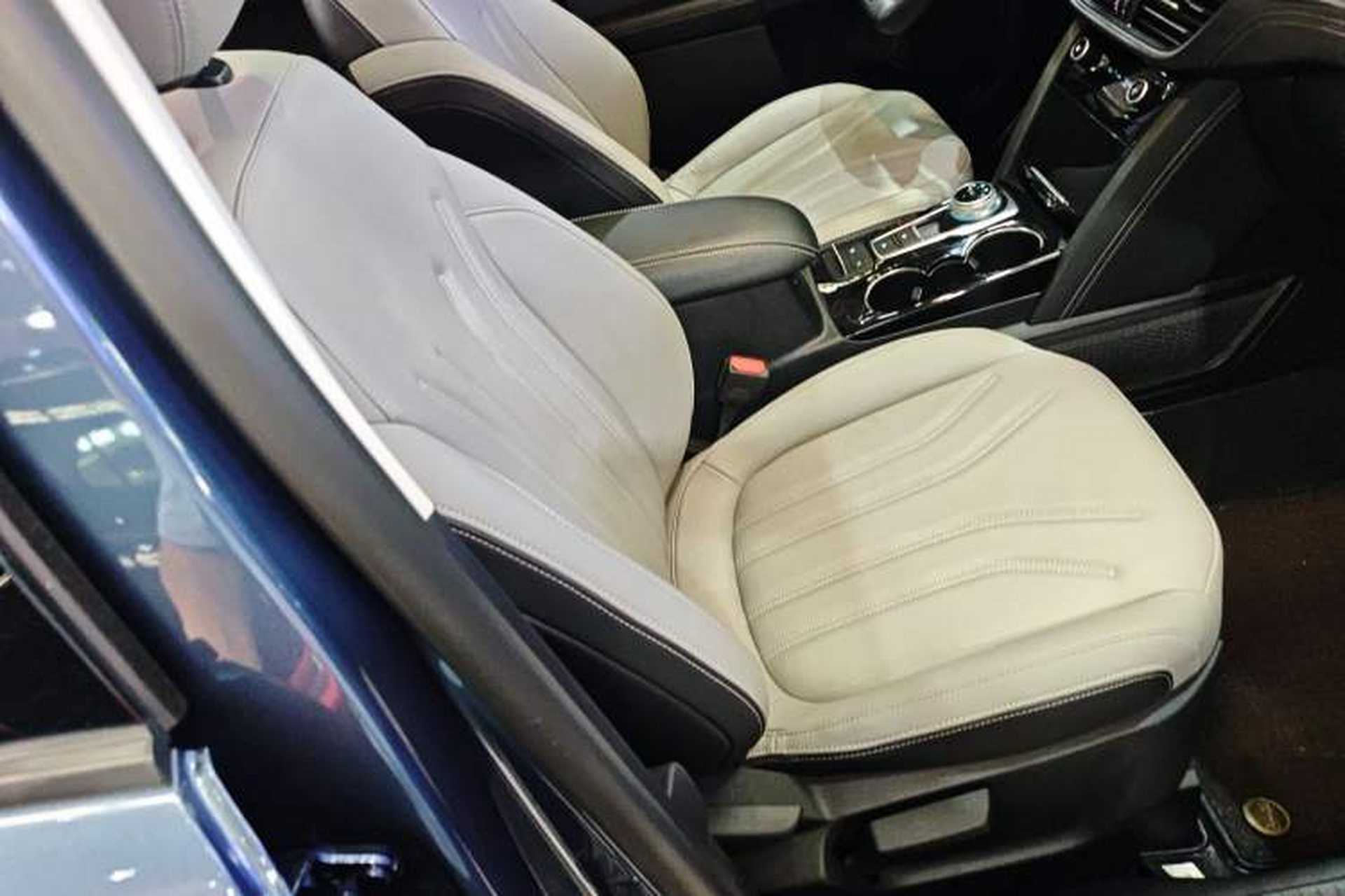 Used Ford Escape 2024 EcoBoost 245 Two-Wheel-Drive Comfort Edition Right Front Seat