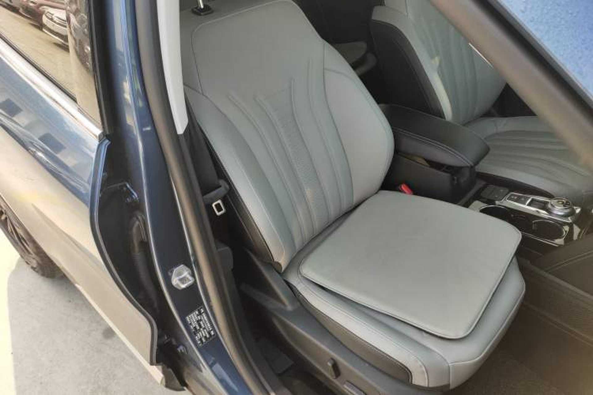Used Ford Escape 2024 EcoBoost 245 Two-Wheel-Drive Titanium Edition Right Front Seat