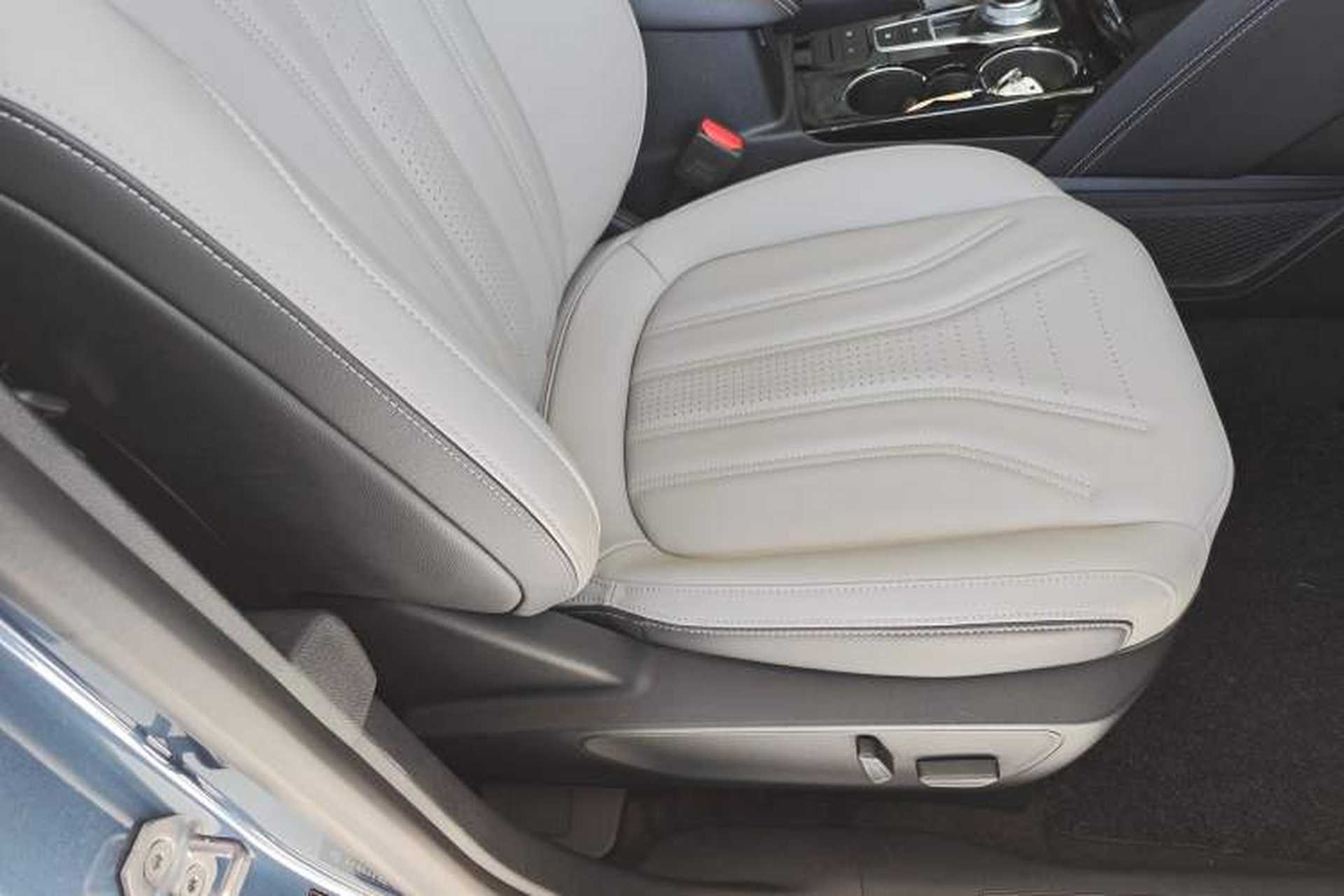 Used Ford Escape 2024 EcoBoost 245 Two-Wheel-Drive Titanium Edition Right Front Seat