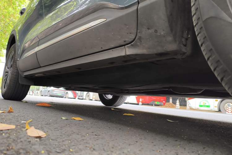 Used Ford Escape 2024 EcoBoost 245 Four-Wheel Drive Prestige Model Right Side Sill