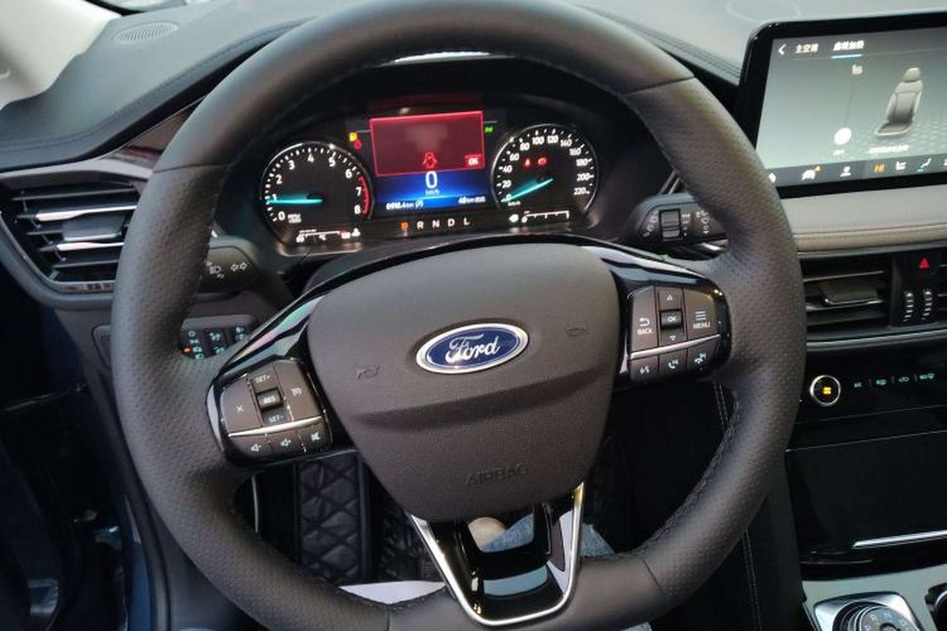 Used Ford Escape 2024 EcoBoost 245 Two-Wheel-Drive Titanium Edition Steering Wheel