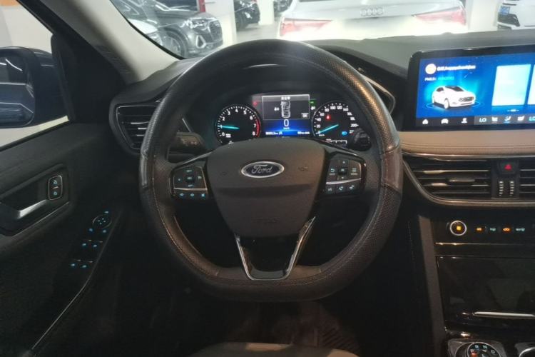Used Ford Escape 2024 EcoBoost 245 Two-Wheel-Drive Titanium Edition Steering Wheel