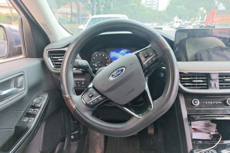 Used Ford Escape 2024 EcoBoost 245 Two-Wheel-Drive Titanium Edition Steering Wheel