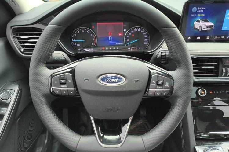 Used Ford Escape 2024 EcoBoost 245 Four-Wheel Drive Prestige Model Steering Wheel