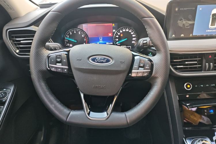 Used Ford Escape 2024 EcoBoost 245 Two-Wheel-Drive Titanium Edition Steering Wheel