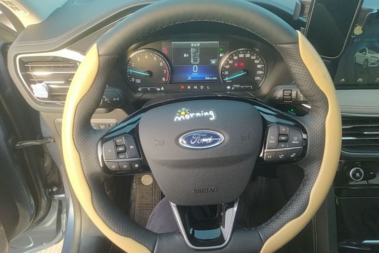 Used Ford Escape 2024 EcoBoost 245 Two-Wheel-Drive Titanium Edition Steering Wheel