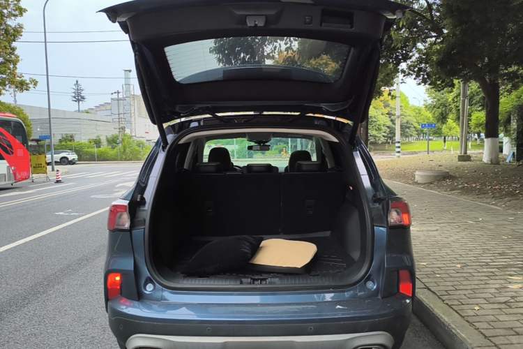 Used Ford Escape 2024 EcoBoost 245 Four-Wheel Drive Prestige Model Trunk