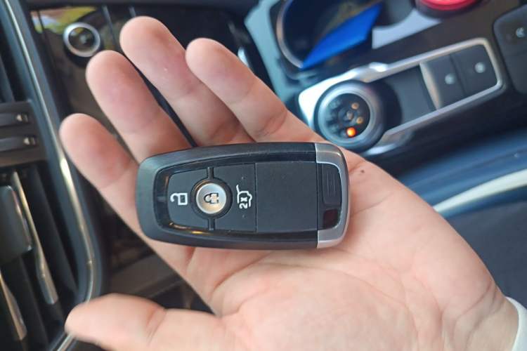 Used Ford Escape 2024 EcoBoost 245 Two-Wheel-Drive Titanium Edition Vehicle Key