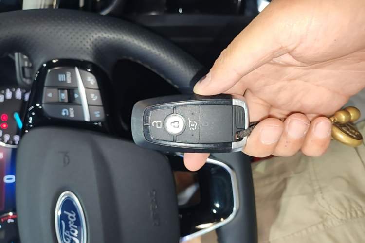 Used Ford Escape 2024 EcoBoost 245 Two-Wheel-Drive Titanium Edition Vehicle Key