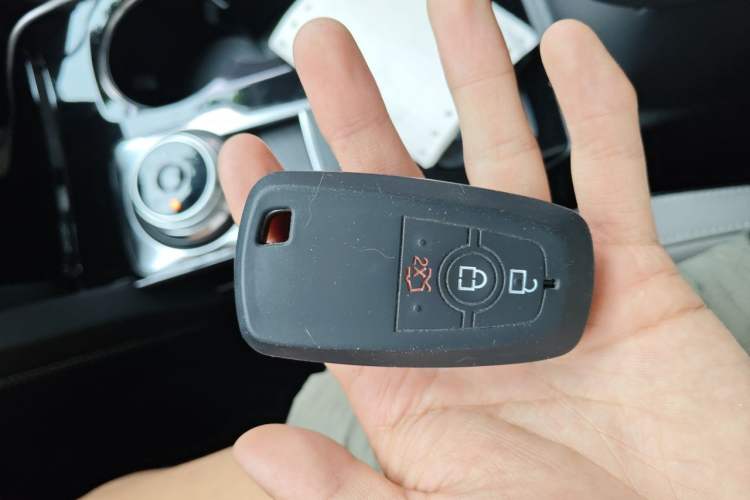 Used Ford Escape 2024 EcoBoost 245 Two-Wheel-Drive Titanium Edition Vehicle Key