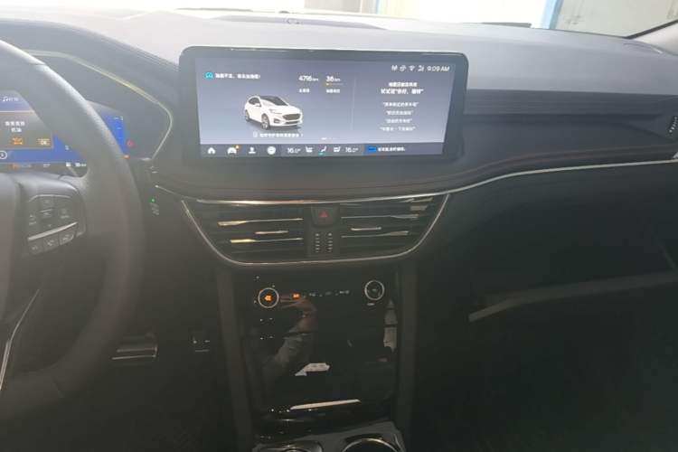 Used Ford Escape 2024 EcoBoost 245 Four-Wheel Drive ST-Line Pro Trim Audio And AC Panel