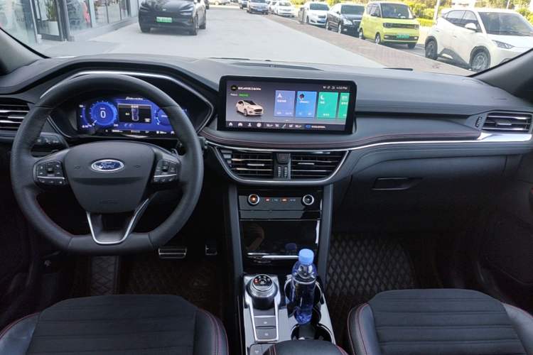 Used Ford Escape 2024 EcoBoost 245 Four-Wheel Drive ST-Line Pro Trim Center Console