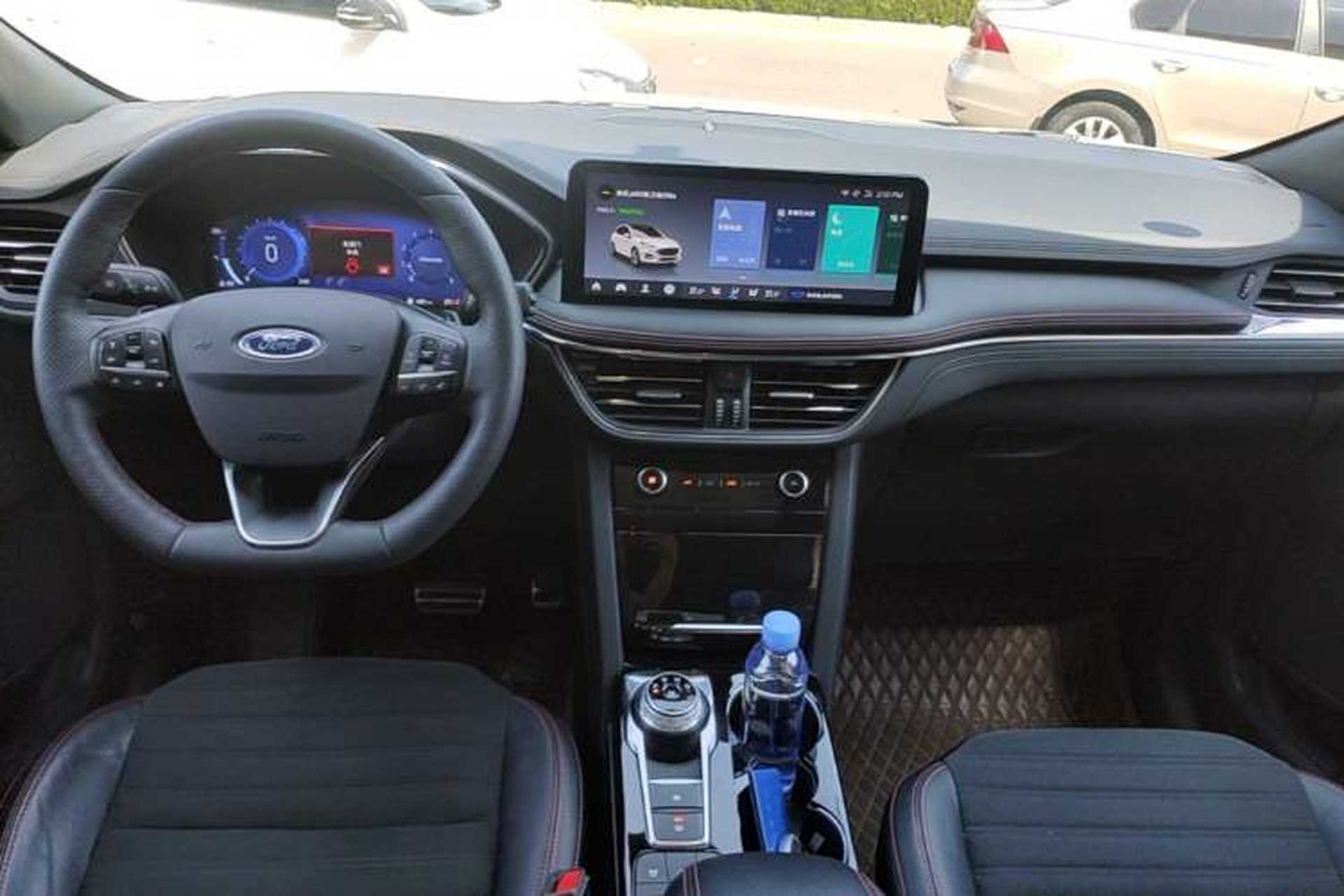 Used Ford Escape 2024 EcoBoost 245 Four-Wheel Drive ST-Line Pro Trim Center Console