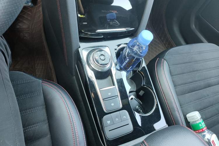 Used Ford Escape 2024 EcoBoost 245 Four-Wheel Drive ST-Line Pro Trim Gear Lever