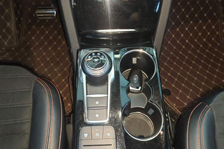 Used Ford Escape 2024 EcoBoost 245 Four-Wheel Drive ST-Line Pro Trim Gear Lever