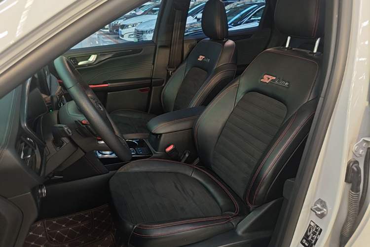 Used Ford Escape 2024 EcoBoost 245 Four-Wheel Drive ST-Line Pro Trim Left Front Seat
