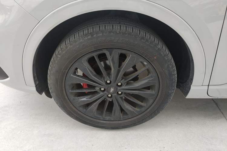 Used Ford Escape 2024 EcoBoost 245 Four-Wheel Drive ST-Line Pro Trim Left Front Wheel Hub