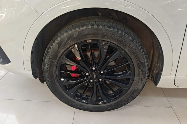 Used Ford Escape 2024 EcoBoost 245 Four-Wheel Drive ST-Line Pro Trim Left Front Wheel Hub
