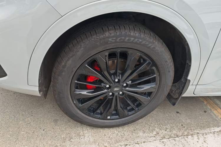 Used Ford Escape 2024 EcoBoost 245 Four-Wheel Drive ST-Line Pro Trim Left Front Wheel Hub