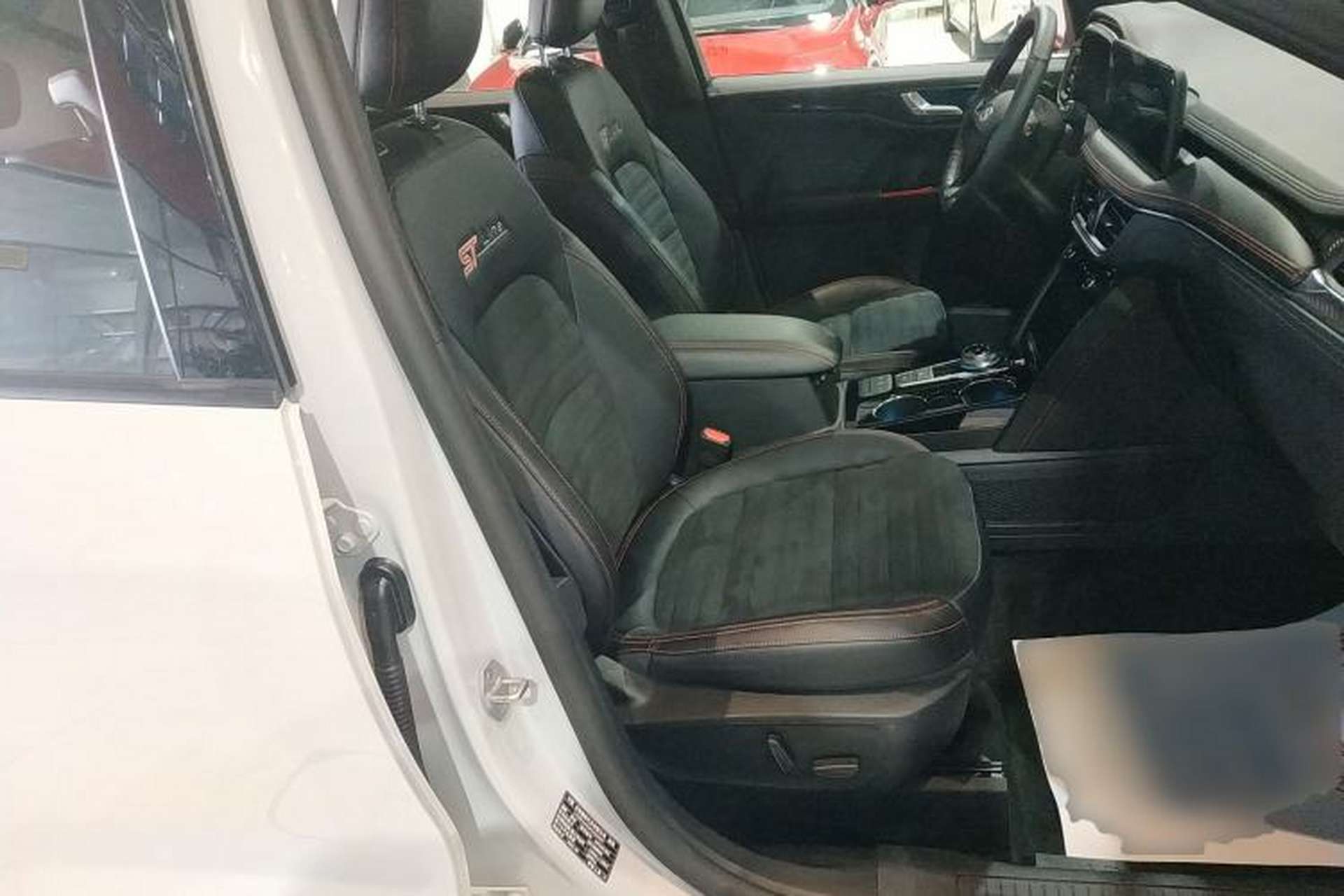 Used Ford Escape 2024 EcoBoost 245 Four-Wheel Drive ST-Line Pro Trim Right Front Seat