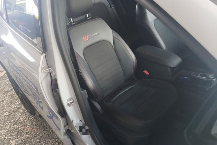 Used Ford Escape 2024 EcoBoost 245 Four-Wheel Drive ST-Line Pro Trim Right Front Seat